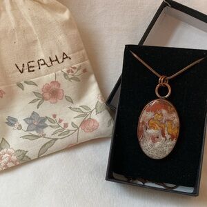 Verha Handmade Agate Pendant by Weronika Wozniczka in Box with Giftbag